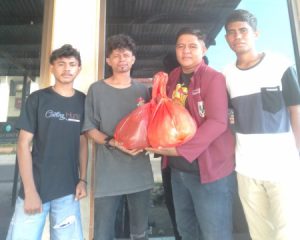 BAKTI SOSIAL PENYERAHAN SEMBAKO OLEH IKATAN MAHASISWA MUHAMMADIYAH (IMM) KOTA KUPANG KEPADA MASYARAKAT KURANG MAMPU