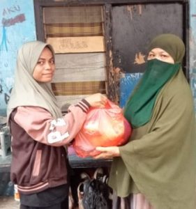 PENYERAHAN TALI ASIH OLEH AKTIVIS HMI (MAHASISWA UMK) KEPADA KELUARGA KURANG MAMPU